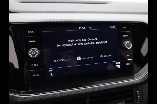 Volkswagen T-Cross 1.0 TSI Style Business R | Camera | Keyless | Trekhaak | Stoelverwarming | Apple / Android | Prijs Rijklaar!!