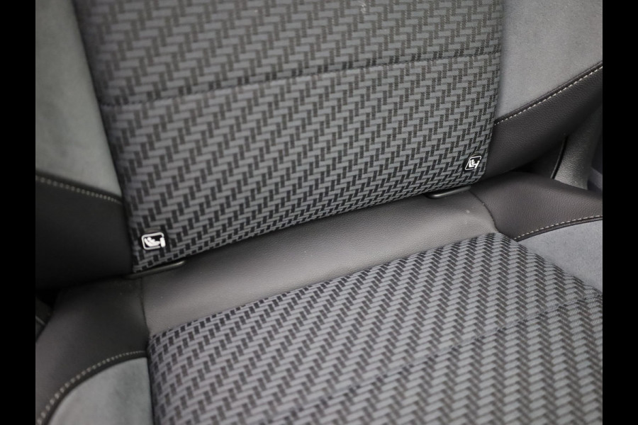 Volkswagen T-Cross 1.0 TSI Style Business R | Camera | Keyless | Trekhaak | Stoelverwarming | Apple / Android | Prijs Rijklaar!!