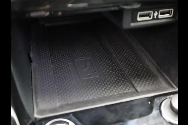 Volkswagen T-Cross 1.0 TSI Style Business R | Camera | Keyless | Trekhaak | Stoelverwarming | Apple / Android | Prijs Rijklaar!!