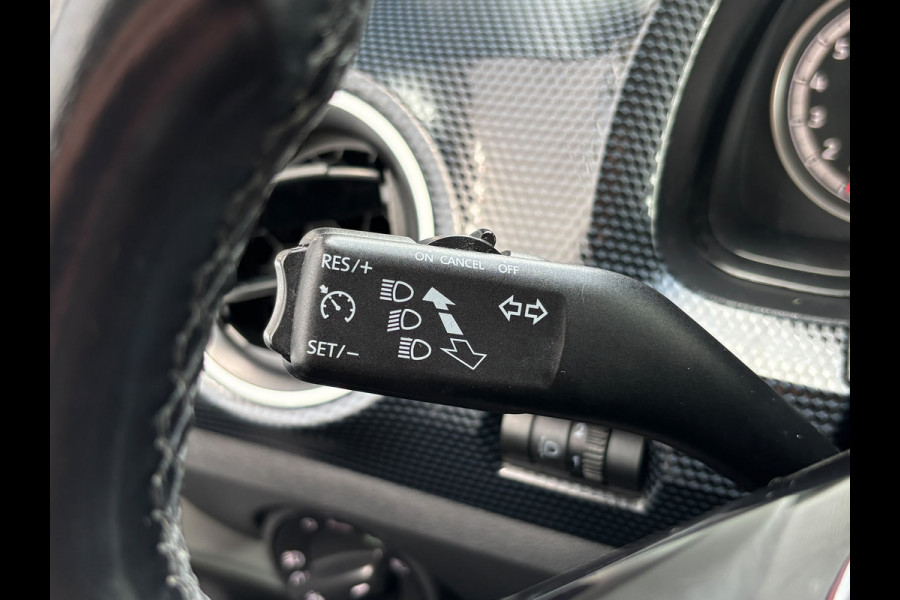 Volkswagen up! 1.0 BMT High Up | Stoelverarming | Parkeersensoren | Bluetooth | Cruise