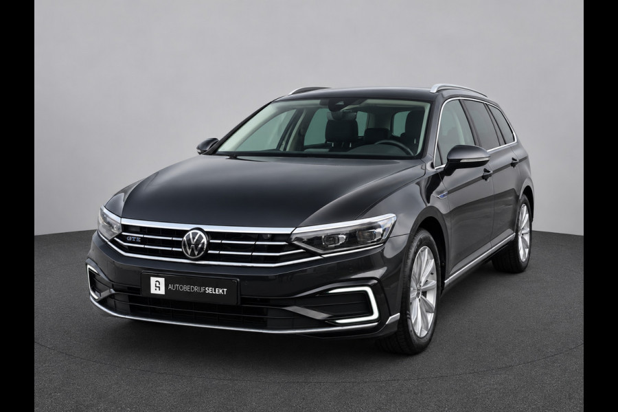 Volkswagen Passat Variant 1.4 TSI PHEV GTE | Matrix | Leer | Sfeerverlichting | Camera | Mangangrau Metallic
