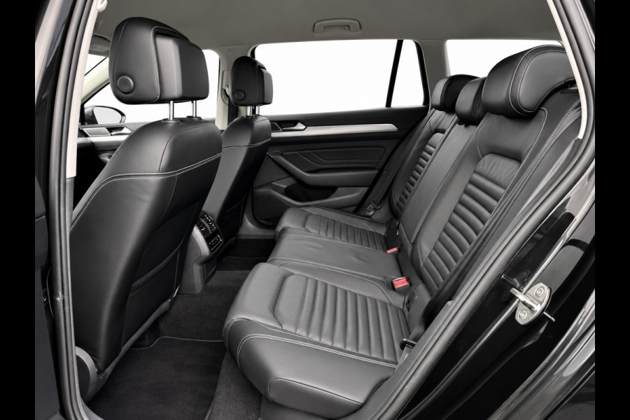 Volkswagen Passat Variant 1.4 TSI PHEV GTE | Matrix | Leer | Sfeerverlichting | Camera | Mangangrau Metallic
