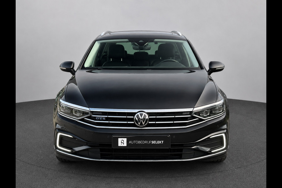Volkswagen Passat Variant 1.4 TSI PHEV GTE | Matrix | Leer | Sfeerverlichting | Camera | Mangangrau Metallic