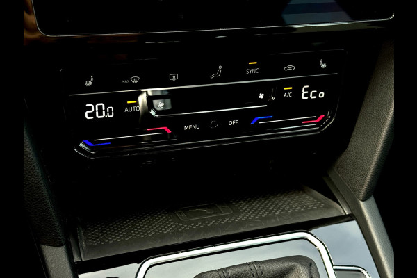 Volkswagen Passat Variant 1.4 TSI PHEV GTE | Matrix | Leer | Sfeerverlichting | Camera | Mangangrau Metallic