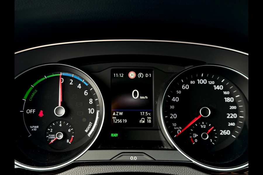 Volkswagen Passat Variant 1.4 TSI PHEV GTE | Matrix | Leer | Sfeerverlichting | Camera | Mangangrau Metallic