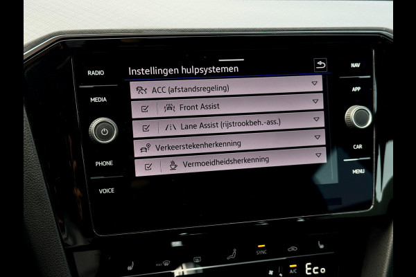 Volkswagen Passat Variant 1.4 TSI PHEV GTE | Matrix | Leer | Sfeerverlichting | Camera | Mangangrau Metallic