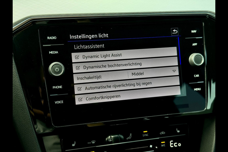 Volkswagen Passat Variant 1.4 TSI PHEV GTE | Matrix | Leer | Sfeerverlichting | Camera | Mangangrau Metallic