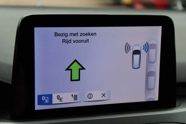 Ford Focus Wagon 1.0 EcoBoost Hybrid ST Line Style Org. NL camera winterpack