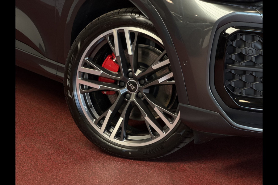 Audi Q5 Sportback Audi Q5 Sportback 55 TFSI e quattro S edition 367 PK | Black Optic | Tech Plus | Matrix LED | Panorama | 21" Audi Spor NW PRIJS € 92.647.-