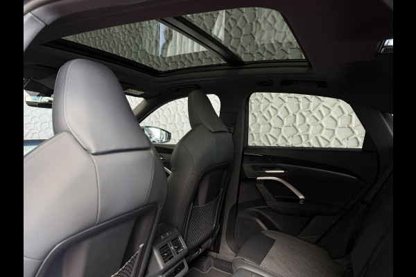 Audi Q5 Sportback Audi Q5 Sportback 55 TFSI e quattro S edition 367 PK | Black Optic | Tech Plus | Matrix LED | Panorama | 21" Audi Spor NW PRIJS € 92.647.-