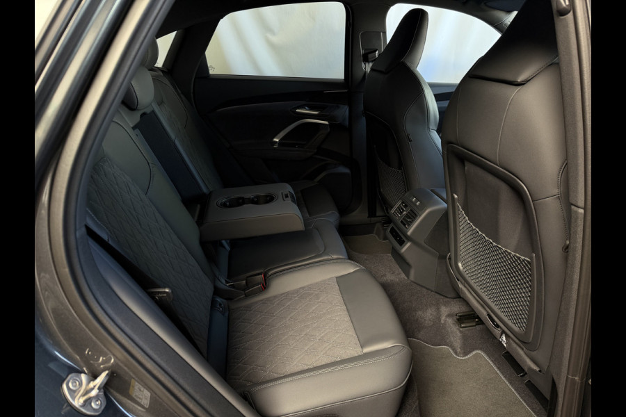 Audi Q5 Sportback Audi Q5 Sportback 55 TFSI e quattro S edition 367 PK | Black Optic | Tech Plus | Matrix LED | Panorama | 21" Audi Spor NW PRIJS € 92.647.-