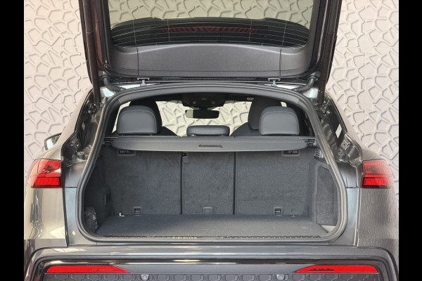 Audi Q5 Sportback Audi Q5 Sportback 55 TFSI e quattro S edition 367 PK | Black Optic | Tech Plus | Matrix LED | Panorama | 21" Audi Spor NW PRIJS € 92.647.-