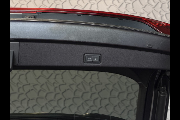 Audi Q5 Sportback Audi Q5 Sportback 55 TFSI e quattro S edition 367 PK | Black Optic | Tech Plus | Matrix LED | Panorama | 21" Audi Spor NW PRIJS € 92.647.-
