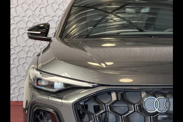 Audi Q5 Sportback Audi Q5 Sportback 55 TFSI e quattro S edition 367 PK | Black Optic | Tech Plus | Matrix LED | Panorama | 21" Audi Spor NW PRIJS € 92.647.-
