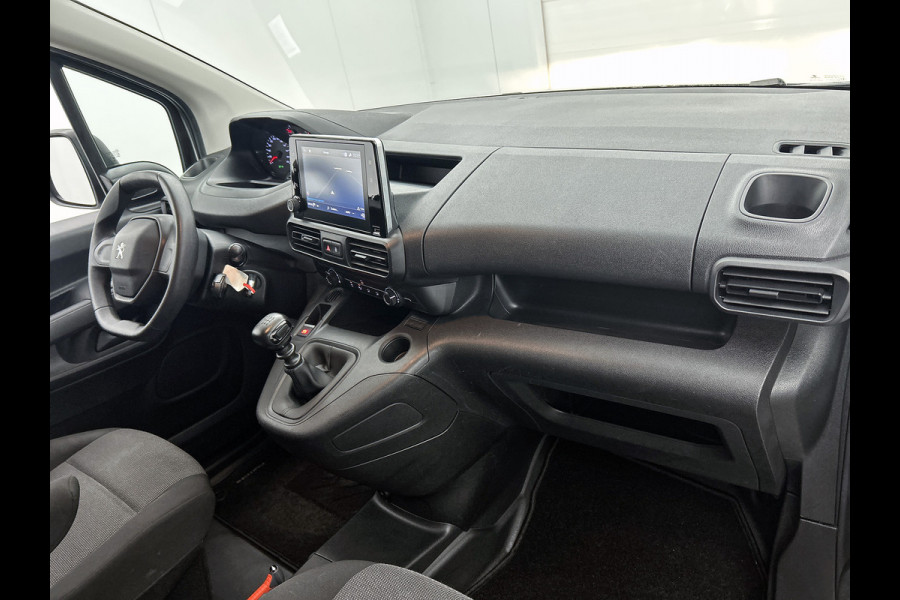 Peugeot Partner 1.2 Benzine 111PK Euro6 Premium / Airco / Navigatie / Cruise-ctr. / Schuifdeur + Raam / Radio multimedia / Apk 06-2027