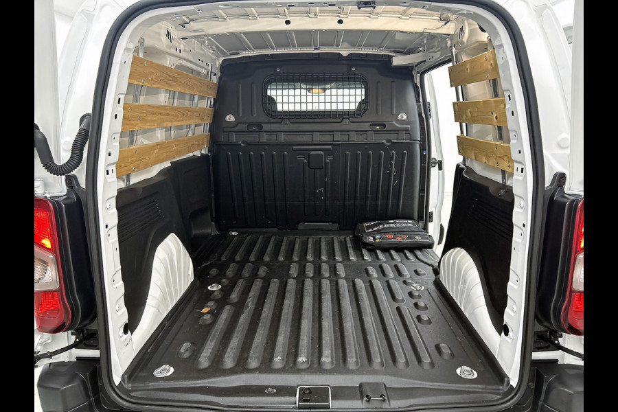 Peugeot Partner 1.2 Benzine 111PK Euro6 Premium / Airco / Navigatie / Cruise-ctr. / Schuifdeur + Raam / Radio multimedia / Apk 06-2027