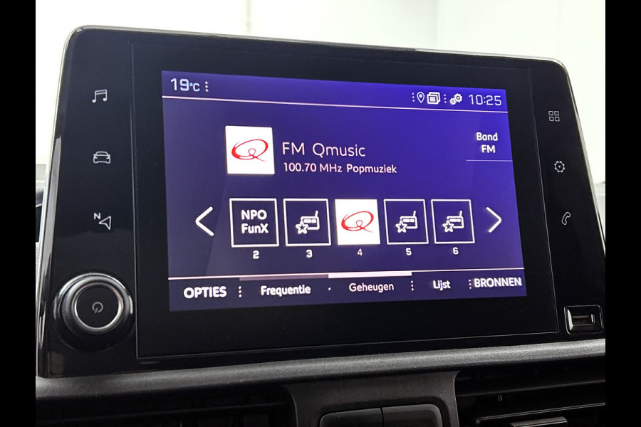 Peugeot Partner 1.2 Benzine 111PK Euro6 Premium / Airco / Navigatie / Cruise-ctr. / Schuifdeur + Raam / Radio multimedia / Apk 06-2027