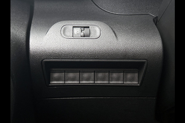 Peugeot Partner 1.2 Benzine 111PK Euro6 Premium / Airco / Navigatie / Cruise-ctr. / Schuifdeur + Raam / Radio multimedia / Apk 06-2027