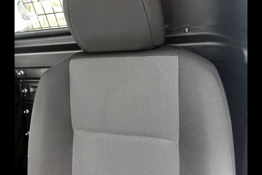 Peugeot Partner 1.2 Benzine 111PK Euro6 Premium / Airco / Navigatie / Cruise-ctr. / Schuifdeur + Raam / Radio multimedia / Apk 06-2027