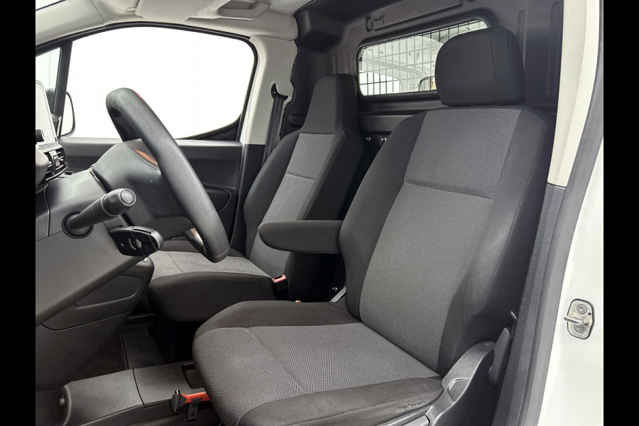 Peugeot Partner 1.2 Benzine 111PK Euro6 Premium / Airco / Navigatie / Cruise-ctr. / Schuifdeur + Raam / Radio multimedia / Apk 06-2027