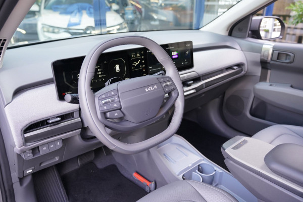 Kia EV3 Plus Advanced 58.3 kWh|Prijs incl. 12 mnd garantie| LMV Carplay PDC Camera DAB Harman/Kardon Schuif/kanteldak Climate