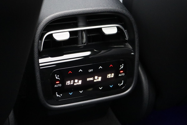 Mercedes-Benz E-Klasse AMG 53 4MATIC+ Premium | 612pk | Hyperscreen | Achterasbesturing | Distronic+ | Burmester | HUD | Digital Light | Stoelventilatie | Surround Camera | Keyless Go | Soft-Close | Dynamic Plus-pakket |