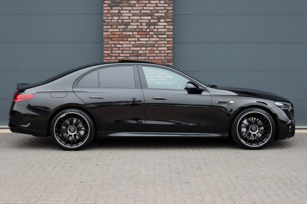 Mercedes-Benz E-Klasse AMG 53 4MATIC+ Premium | 585pk | Hyperscreen | Achterasbesturing | Distronic | Burmester | HUD | Digital Light | Stoelverwarming | Surround Camera | Keyless Go |