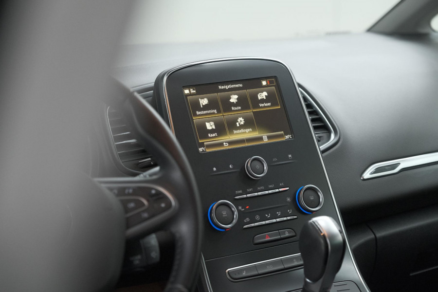Renault Scénic TCe 140 EDC Limited | Camera | Stoelverwarming | Navigatie | Apple Carplay
