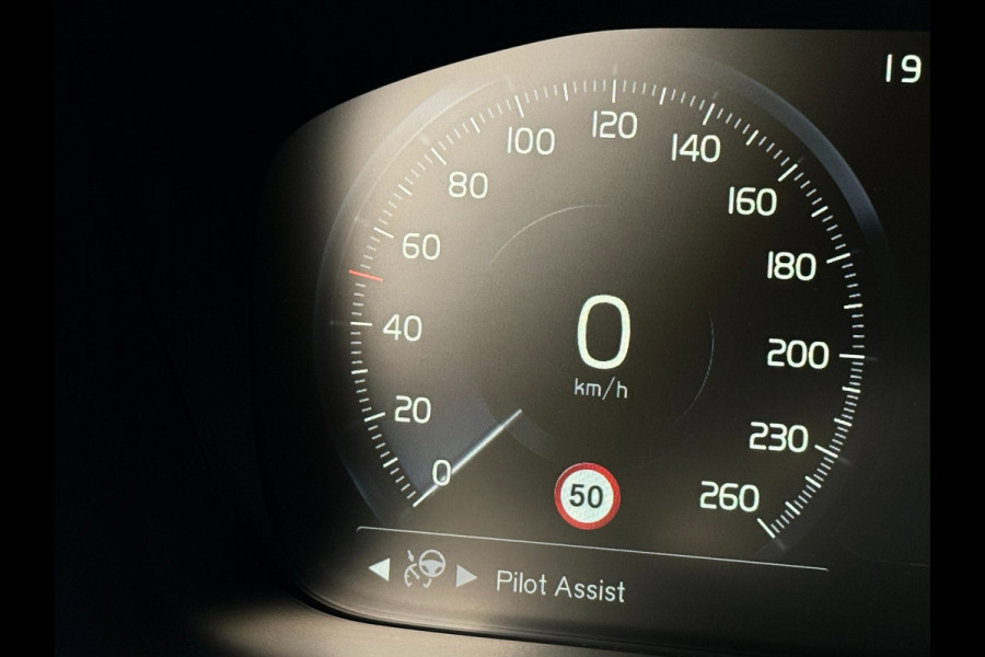 Volvo V90 2.0 T4 Inscription | Trekhaak | Head Up | Dodehoek | ACC | Carplay