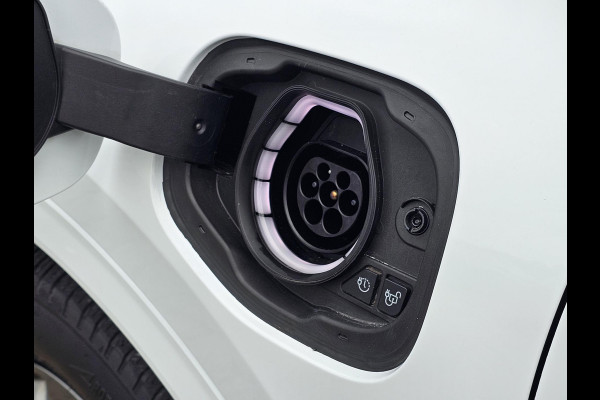 Ford Kuga 2.5 PHEV ST-Line X Trekhaak Wegklapbaar | Winter Pack | Driver Pack | Alcantara leder | Digitaal dashboard | Wegklapbare trekhaak etc.