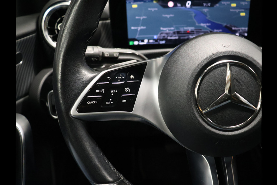Mercedes-Benz A-Klasse 180 Business Line [SCHUIFKANTELDAK, 360 CAMERA, STOELVERWARMING, CRUISE CONTROL, DIGITAL DASH, CLIMATE CONTROL, BLUETOOTH, NAVIGATIE, LED, NIEUWSTAAT]