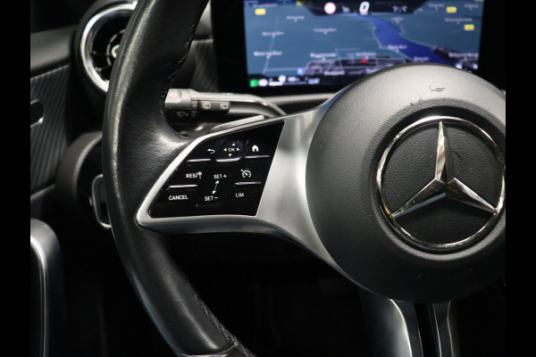 Mercedes-Benz A-Klasse 180 Business Line [SCHUIFKANTELDAK, 360 CAMERA, STOELVERWARMING, CRUISE CONTROL, DIGITAL DASH, CLIMATE CONTROL, BLUETOOTH, NAVIGATIE, LED, NIEUWSTAAT]