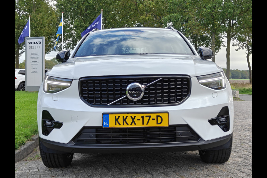 Volvo XC40 B4 211PK Plus Dark | BLIS | Trekhaak | 360 | H&K | Pano | Carplay | Elektr. Stoelen | ACC | Stoel/Stuur verwarming |