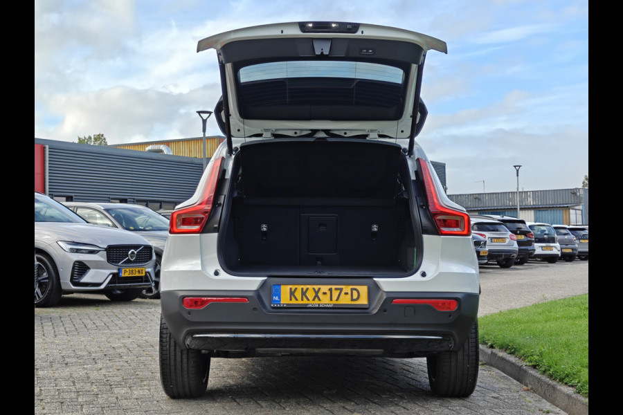 Volvo XC40 B4 211PK Plus Dark | BLIS | Trekhaak | 360 | H&K | Pano | Carplay | Elektr. Stoelen | ACC | Stoel/Stuur verwarming |