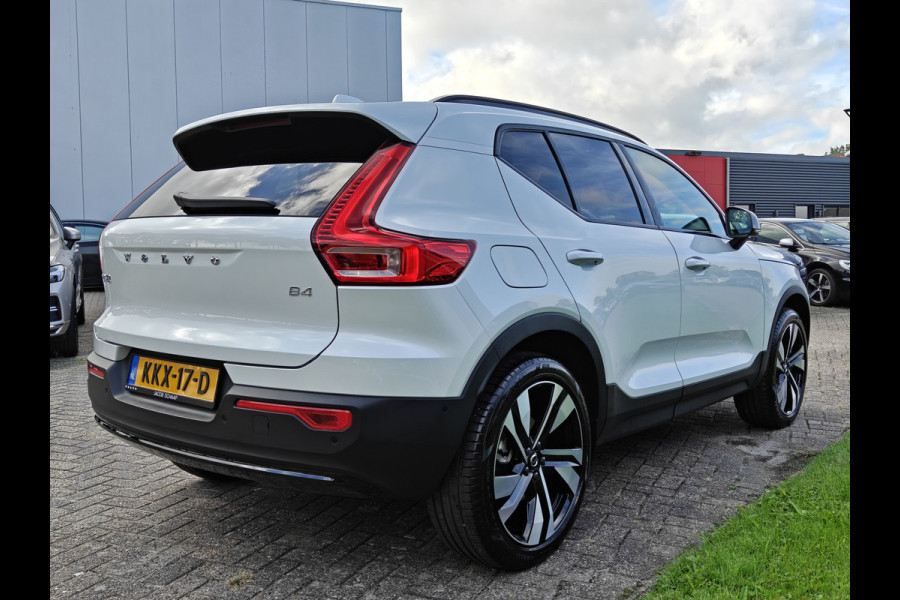 Volvo XC40 B4 211PK Plus Dark | BLIS | Trekhaak | 360 | H&K | Pano | Carplay | Elektr. Stoelen | ACC | Stoel/Stuur verwarming |
