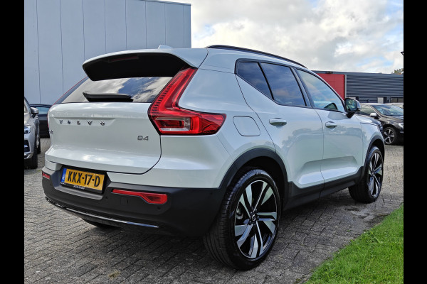 Volvo XC40 B4 211PK Plus Dark | BLIS | Trekhaak | 360 | H&K | Pano | Carplay | Elektr. Stoelen | ACC | Stoel/Stuur verwarming |