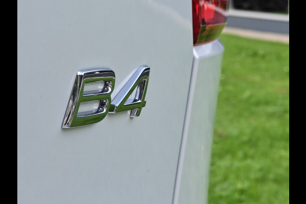 Volvo XC40 B4 211PK Plus Dark | BLIS | Trekhaak | 360 | H&K | Pano | Carplay | Elektr. Stoelen | ACC | Stoel/Stuur verwarming |