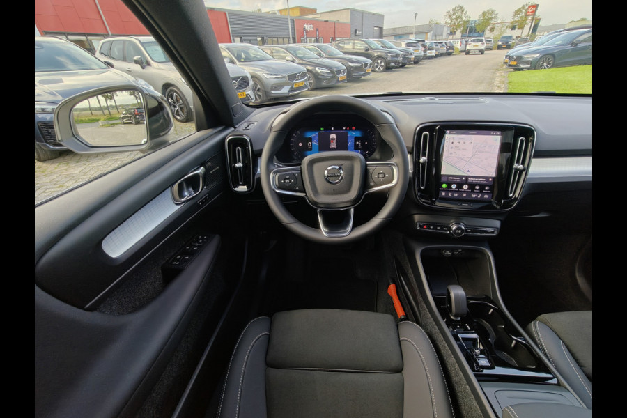 Volvo XC40 B4 211PK Plus Dark | BLIS | Trekhaak | 360 | H&K | Pano | Carplay | Elektr. Stoelen | ACC | Stoel/Stuur verwarming |