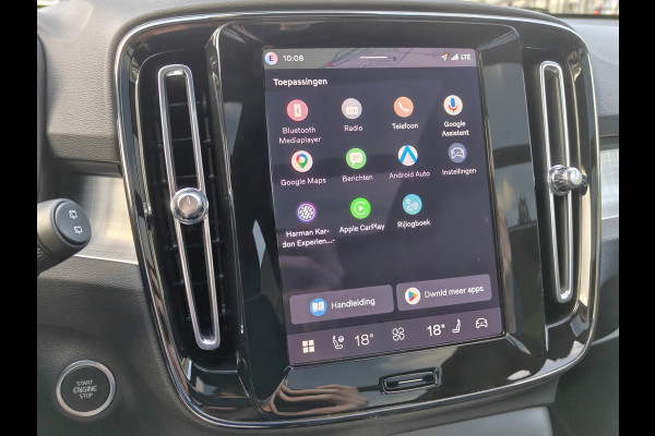 Volvo XC40 B4 211PK Plus Dark | BLIS | Trekhaak | 360 | H&K | Pano | Carplay | Elektr. Stoelen | ACC | Stoel/Stuur verwarming |