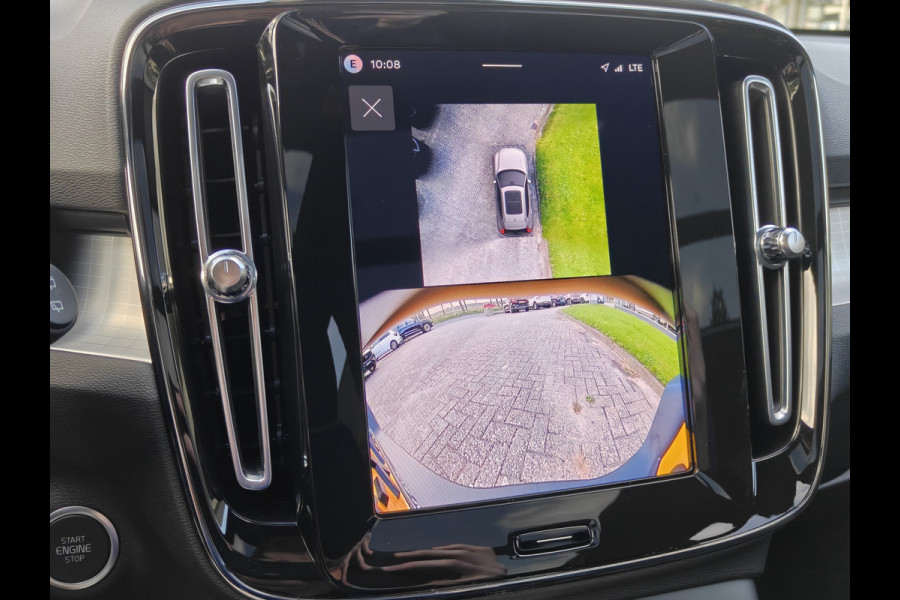 Volvo XC40 B4 211PK Plus Dark | BLIS | Trekhaak | 360 | H&K | Pano | Carplay | Elektr. Stoelen | ACC | Stoel/Stuur verwarming |