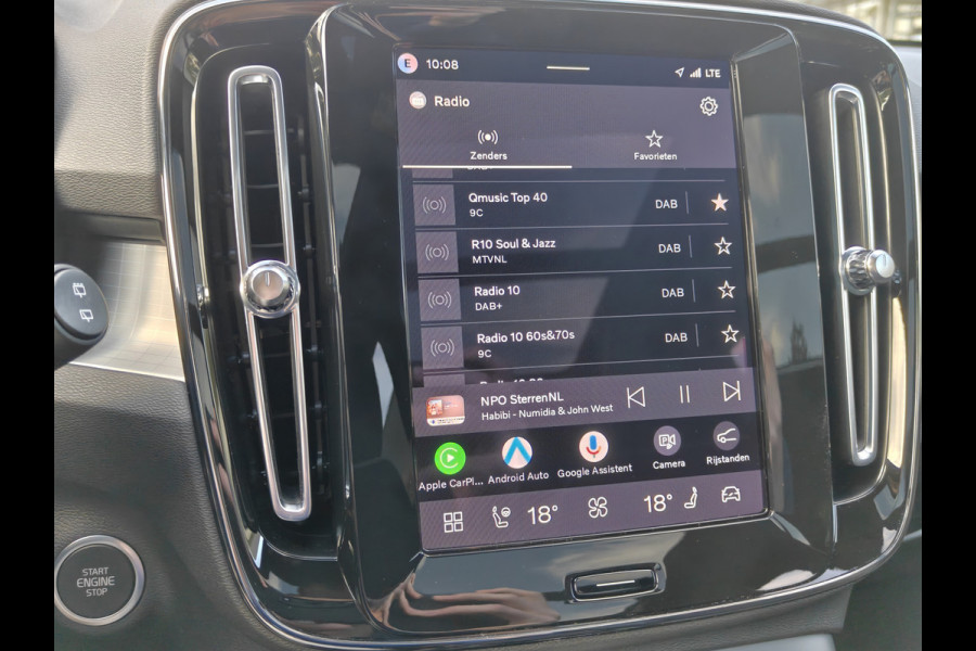 Volvo XC40 B4 211PK Plus Dark | BLIS | Trekhaak | 360 | H&K | Pano | Carplay | Elektr. Stoelen | ACC | Stoel/Stuur verwarming |