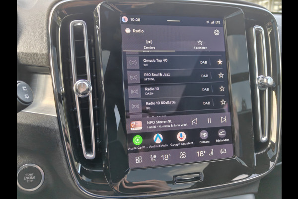 Volvo XC40 B4 211PK Plus Dark | BLIS | Trekhaak | 360 | H&K | Pano | Carplay | Elektr. Stoelen | ACC | Stoel/Stuur verwarming |