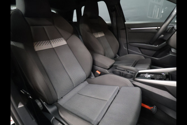 Audi A3 Sportback 35 TFSI Advanced edition [TREKHAAK AFNEEMBAAR, APPLE CARPLAY, ANDROID, ADAPTIVE CRUISE CONTROL, DIGITAL DASH, PDC V+A, ELEKTRISCHE ACHTERKLEP, NAVIGATIE, BLUETOOTH, LED, NIEUWSTAAT]