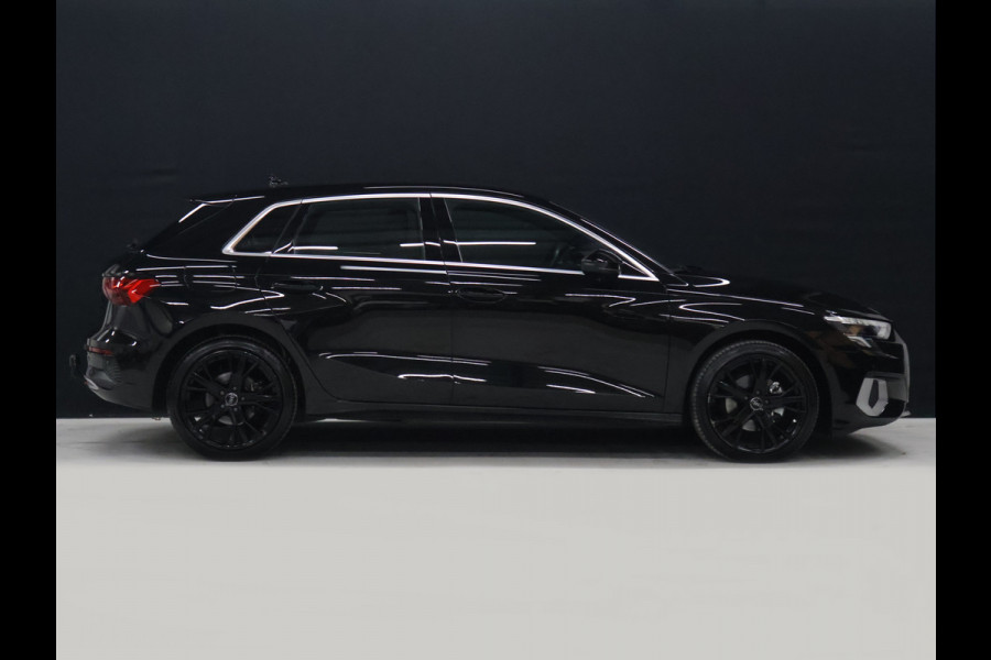 Audi A3 Sportback 35 TFSI Advanced edition [TREKHAAK AFNEEMBAAR, APPLE CARPLAY, ANDROID, ADAPTIVE CRUISE CONTROL, DIGITAL DASH, PDC V+A, ELEKTRISCHE ACHTERKLEP, NAVIGATIE, BLUETOOTH, LED, NIEUWSTAAT]