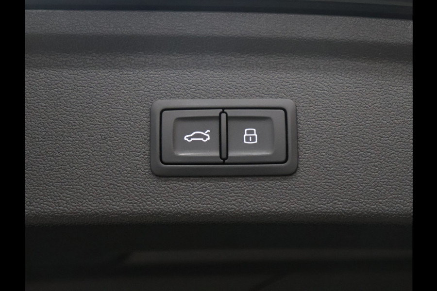 Audi A3 Sportback 35 TFSI Advanced edition [TREKHAAK AFNEEMBAAR, APPLE CARPLAY, ANDROID, ADAPTIVE CRUISE CONTROL, DIGITAL DASH, PDC V+A, ELEKTRISCHE ACHTERKLEP, NAVIGATIE, BLUETOOTH, LED, NIEUWSTAAT]