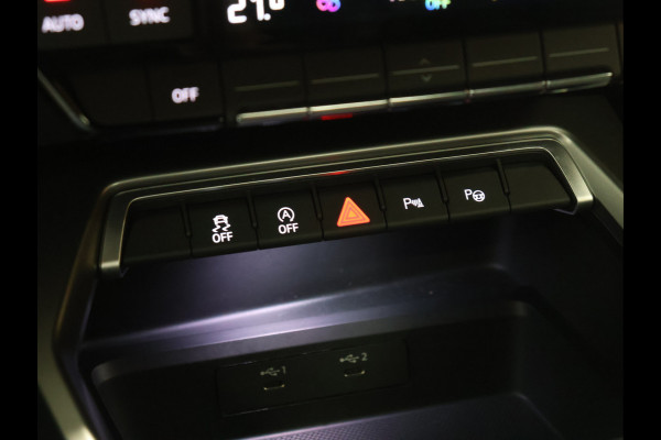Audi A3 Sportback 35 TFSI Advanced edition [TREKHAAK AFNEEMBAAR, APPLE CARPLAY, ANDROID, ADAPTIVE CRUISE CONTROL, DIGITAL DASH, PDC V+A, ELEKTRISCHE ACHTERKLEP, NAVIGATIE, BLUETOOTH, LED, NIEUWSTAAT]
