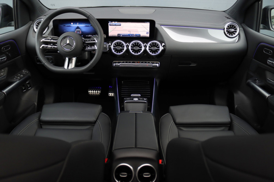 Mercedes-Benz B-Klasse 250 e AMG Line | Panoramadak | Memory | Distronic | AMG Exclusief-pakket | Trekhaak | Surround Camera | Leder | Dodehoekassistent | Mutlibeam LED |