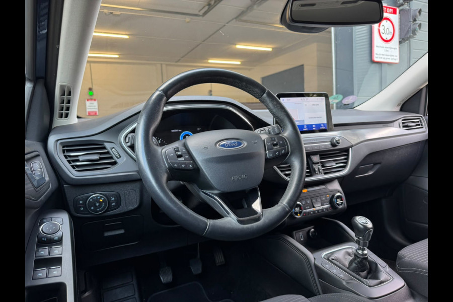 Ford Focus 1.5 EcoBoost Titanium Business / NAP !! / 2de EIGENAAR / DEALER ONDERHOUDEN / AFN. TREKHAAK / WINTER + DESIGN PAKKET !