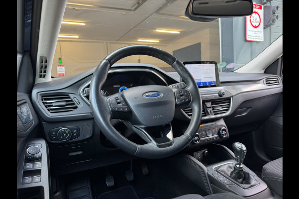 Ford Focus 1.5 EcoBoost Titanium Business / NAP !! / 2de EIGENAAR / DEALER ONDERHOUDEN / AFN. TREKHAAK / WINTER + DESIGN PAKKET !