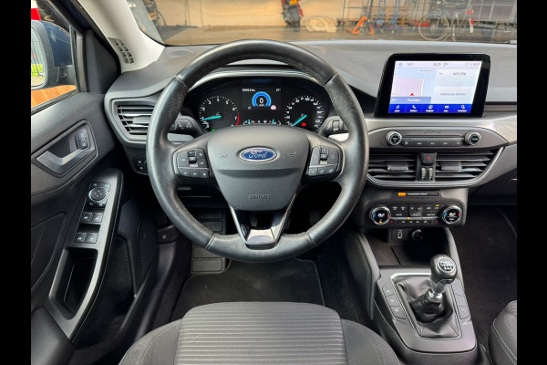 Ford Focus 1.5 EcoBoost Titanium Business / NAP !! / 2de EIGENAAR / DEALER ONDERHOUDEN / AFN. TREKHAAK / WINTER + DESIGN PAKKET !